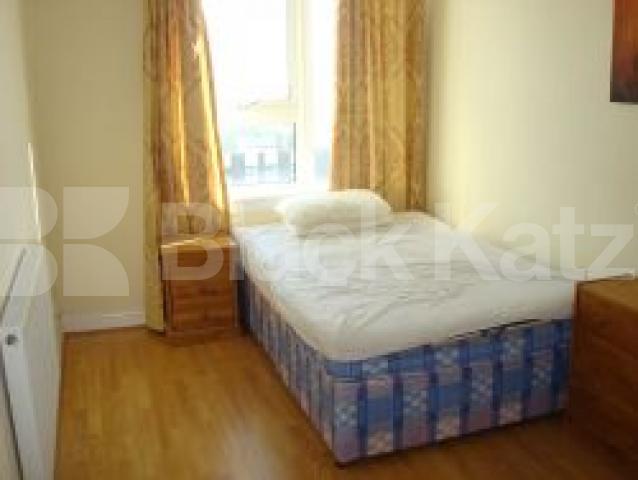 			New Instrction, 3 Bedroom, 1 bath, 1 reception Flat			 Burton Street, RUSSEL SQUARE